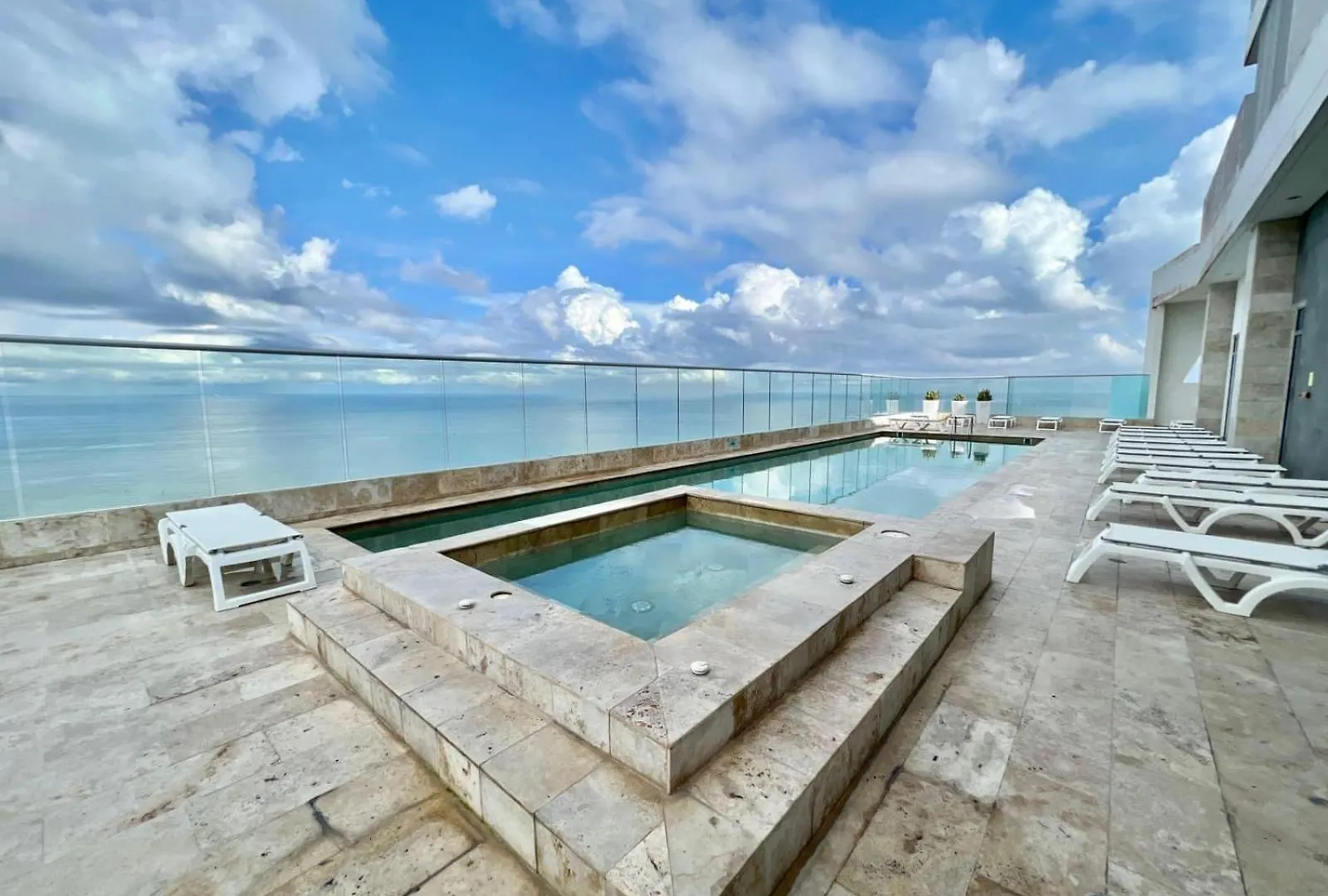 Apartamento En Cartagena Con Vista Al Mar contacts